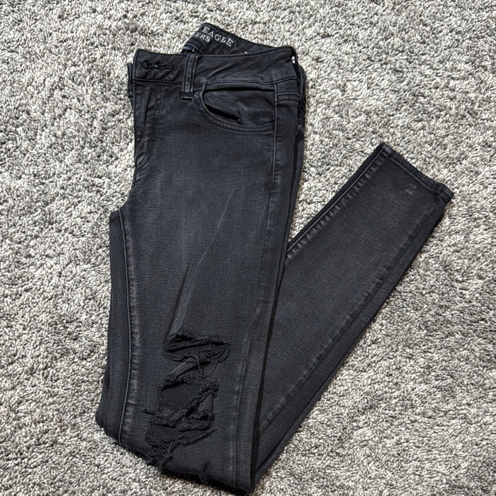 American Eagle Women's Black Distressed Jegging